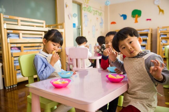 1 montessori-kids